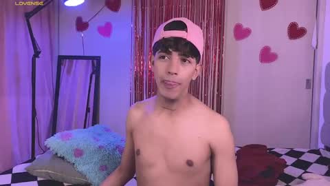 teo brown Independent model online show from February 22, 9:26 pm