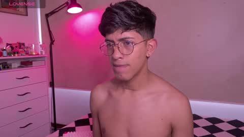 teo brown Independent model online show from October 1, 12:37 pm