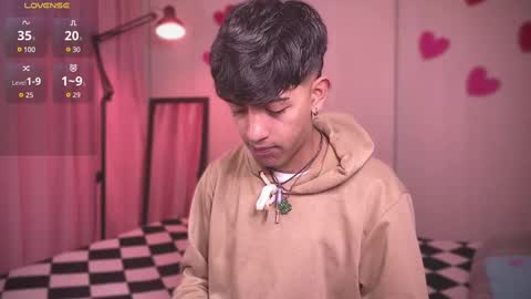 teo brown Independent model online show from March 12, 2:12 pm