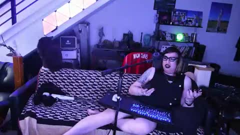 tonyatorch online show from May 23, 6:09 am