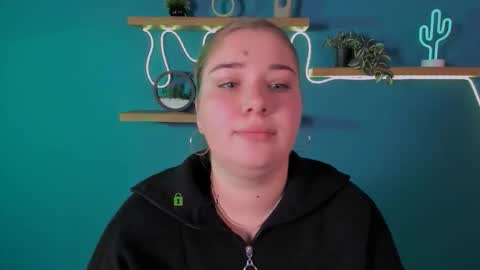 Snapshot of tereza_moon chatting on October 18, 9:24 am Youre Tereza online show from October 18, 9:24 am