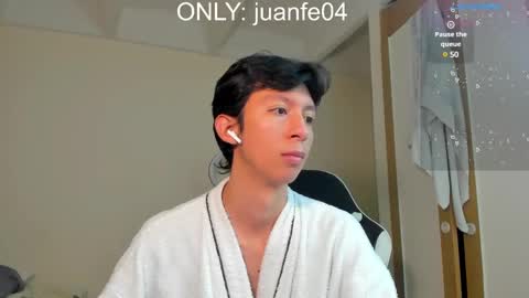 Snapshot of teroship_boy chatting on December 11, 1:37 am Juanfe online show from December 11, 1:37 am
