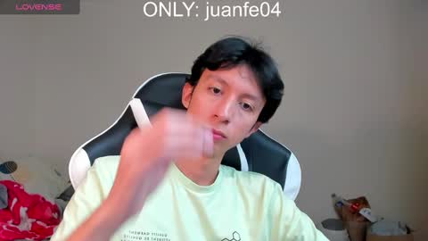 Snapshot of teroship_boy chatting on December 6, 9:27 am Juanfe online show from December 6, 9:27 am