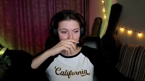 Anny Simpson online show from February 25, 8:45 pm