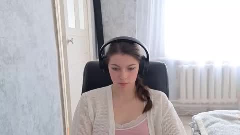 Anny Simpson online show from November 6, 6:05 am