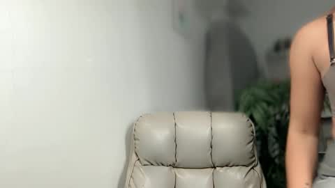 TERRI  the girl will hunt you online show from December 9, 2:02 am