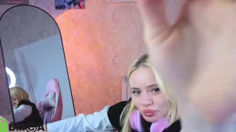 Tessa online show from April 14, 9:45 am