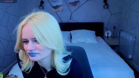 Tessa online show from March 9, 9:03 am