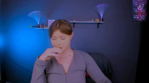 tessa_tea online show from December 20, 8:05 pm