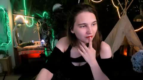 Tessa online show from September 18, 5:55 am