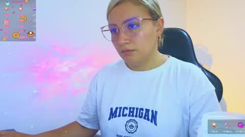 Snapshot of tessawhisnton chatting on September 19, 4:44 pm Tessy online show from September 19, 4:44 pm