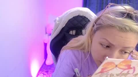 Snapshot of tessawhisnton chatting on January 19, 2:17 pm Tessy online show from January 19, 2:17 pm