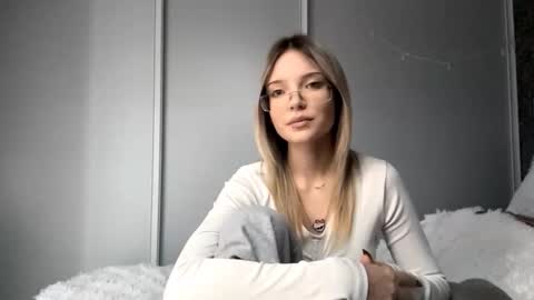 tessiebe online show from February 17, 11:42 am