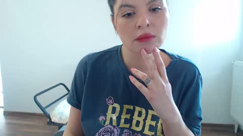 Snapshot of tessnaughty chatting on February 11, 9:09 am naughty tess online show from February 11, 9:09 am
