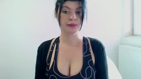 Snapshot of tessnaughty chatting on February 27, 8:13 am naughty tess online show from February 27, 8:13 am