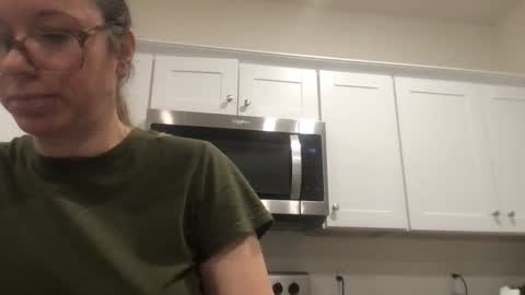 Daphne Summers online show from April 15, 6:11 pm