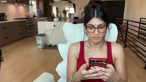 babygirlmami online show from May 22, 10:27 pm