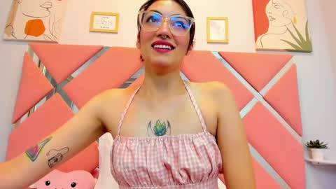 Snapshot of thailycherry chatting on March 5, 7:38 pm Thaily online show from March 5, 7:38 pm