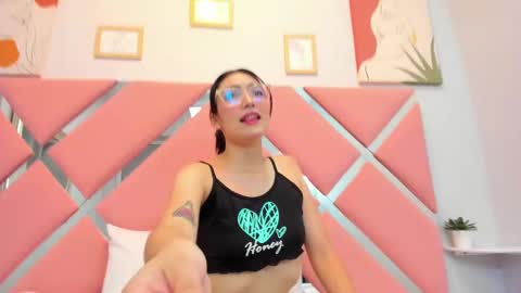 Snapshot of thailycherry chatting on March 7, 7:38 pm Thaily online show from March 7, 7:38 pm