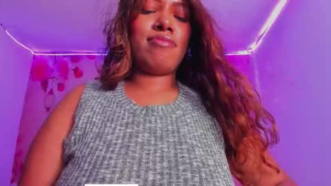 Snapshot of thais_waldrof chatting on September 14, 4:48 am Andreina online show from September 14, 4:48 am