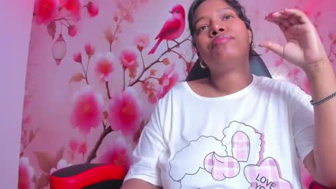 Snapshot of thais_waldrof chatting on February 13, 4:43 am Andreina online show from February 13, 4:43 am