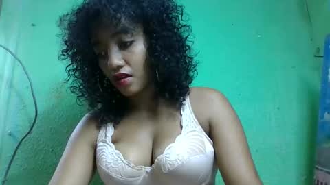 thalia1810 online show from December 5, 9:19 am