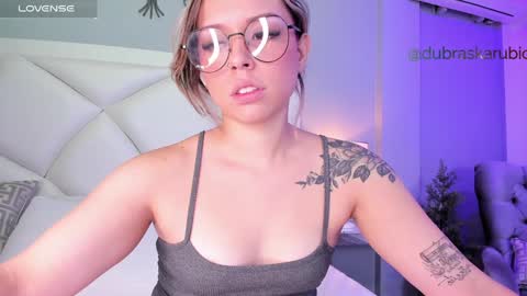 Snapshot of thalia21_ chatting on January 25, 5:51 am Thalia21 online show from January 25, 5:51 am