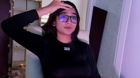 Snapshot of thalia_066 chatting on December 10, 4:38 pm thalia online show from December 10, 4:38 pm