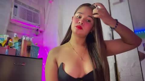 Ms. Thalia online show from December 11, 1:47 am