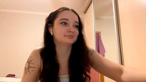 Yumi online show from March 2, 3:19 pm