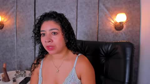 thara webstter online show from May 28, 11:30 am