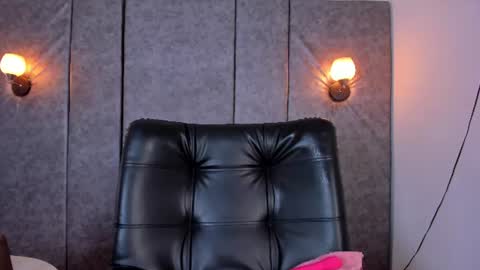 thara webstter online show from June 30, 11:42 am