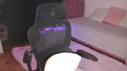   online show from October 24, 12:33 am