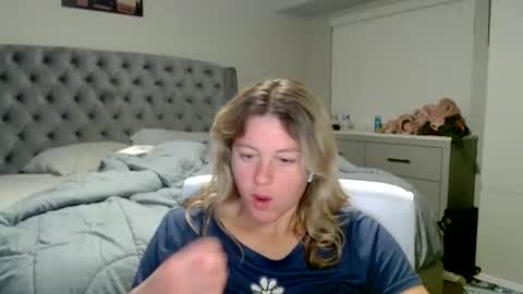 thatprettyblondegirl online show from January 28, 2:53 am