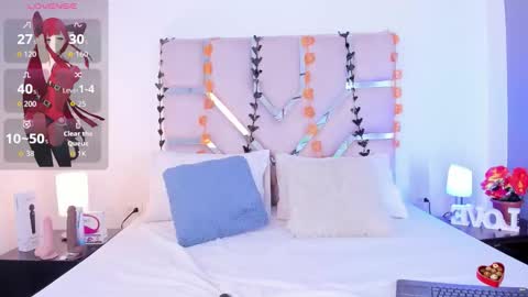 Thayler  online show from October 23, 11:23 am