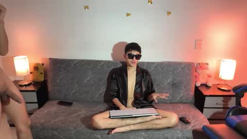 the_boys02 online show from March 2, 8:59 pm