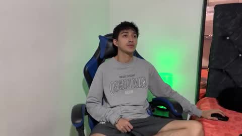 the_boys02 online show from April 1, 10:18 pm