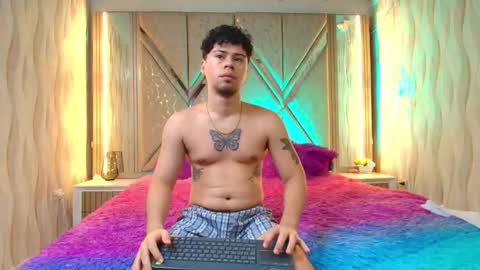 Ithan and Leo online show from October 13, 7:54 am