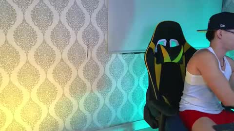 Ithan and Leo online show from October 12, 1:53 am