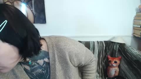 the_ice_woman online show from September 19, 2:48 am