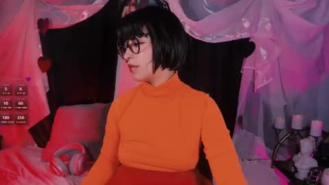 Snapshot of the_kitty_roxy chatting on February 18, 8:16 am ... ... online show from February 18, 8:16 am