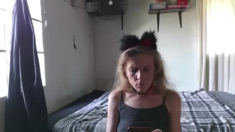 Snapshot of the_sinn_duo chatting on October 14, 7:22 am Sinn Fairy Levi Sinn online show from October 14, 7:22 am