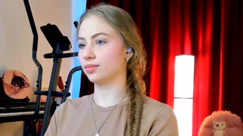 Ally    STREAMING ON TWITCH NOW Check my Twitter for updates online show from October 8, 8:09 am