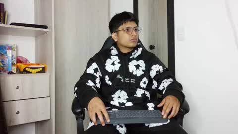 Danny online show from November 22, 2:10 am