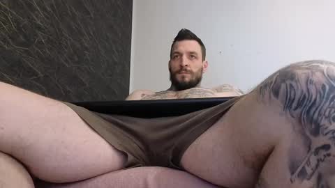 Snapshot of thebestmuscles chatting on February 24, 1:31 pm John online show from February 24, 1:31 pm