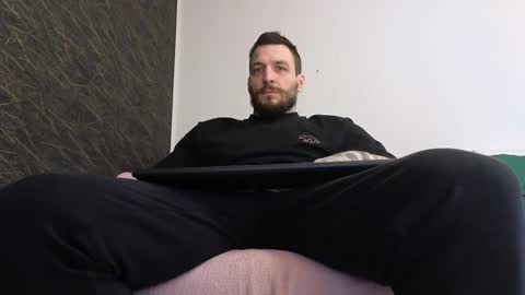 Snapshot of thebestmuscles chatting on February 27, 10:01 am John online show from February 27, 10:01 am