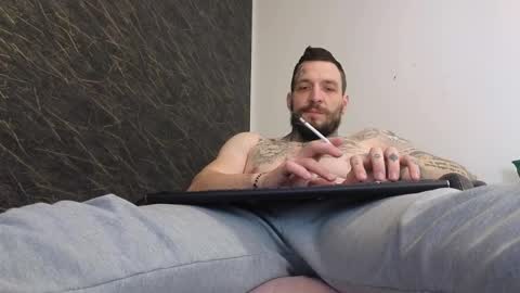 Snapshot of thebestmuscles chatting on February 25, 1:43 pm John online show from February 25, 1:43 pm