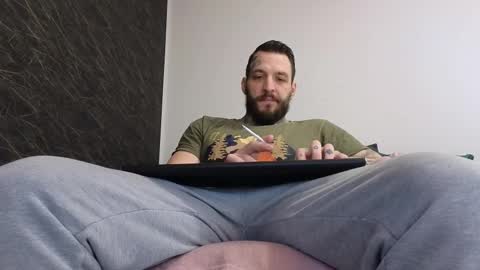 Snapshot of thebestmuscles chatting on March 2, 6:27 am John online show from March 2, 6:27 am