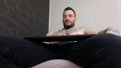 Snapshot of thebestmuscles chatting on February 12, 1:48 pm John online show from February 12, 1:48 pm