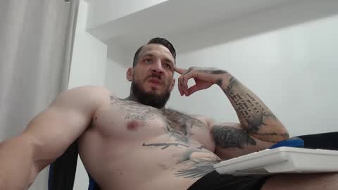 Snapshot of thebestmuscles chatting on September 17, 7:50 pm John online show from September 17, 7:50 pm